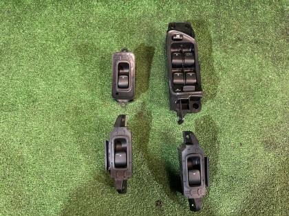 กล่องควบคุมกระจกไฟฟ้า 83071AG090 83071AG040 SUBARU LEGACY