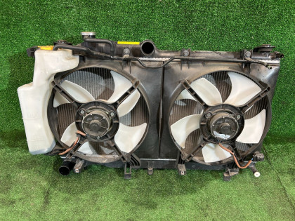 Radiador del motor SUBARU LEGACY OEM 45119AG070 BP5 2007 EJ20X AT