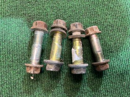 น็อตปรับศูนย์ล้อหน้า 20540AA090, 20540AA100 SUBARU LEGACY