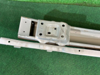 Refuerzo del parachoques delantero SUBARU LEGACY OEM 57711AE320 BE9 2001