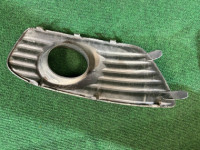 左フォグランプ周りカバー SUBARU LEGACY OEM 57731AE330 BE9 2001 SILVER 01G