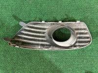 Заглушка вокруг туманки Правая SUBARU LEGACY OEM 57731AE320 BE9 2001 SILVER 01G