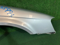 Крыло переднее правое SUBARU LEGACY OEM 57120AE001 BHE BH9 BH5 BE5 BE9 BEE 2001 SILVER 01G
