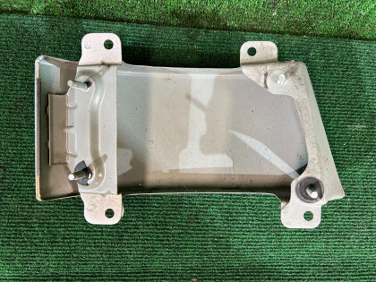 Накладка под стоп правая SUBARU LEGACY OEM 51473AE001 BE5 BE9 BEE 2001 SILVER 01G