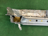 Estribo metálico izquierdo SUBARU LEGACY OEM 51415AE031 BEE BHE BE5 BE9 BH5 BH9 2001 SILVER 01G