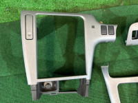 Moldura do auto-rádio (conjunto) серебро SUBARU LEGACY OEM 66060AE250 BE9 2001 SILVER 01G