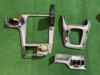 Moldura do auto-rádio (conjunto) серебро SUBARU LEGACY OEM 66060AE250 BE9 2001 SILVER 01G