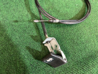 สายดึงฝากระโปรง черный SUBARU LEGACY OEM 57330AE000ML BE9 2001 SILVER 01G