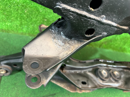リアメンバー SUBARU LEGACY OEM 20152AE001 BEE BHE BE5 BE9 BH5 BH9 2002 EZ30 AT