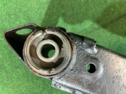 リアメンバー SUBARU LEGACY OEM 20152AE001 BEE BHE BE5 BE9 BH5 BH9 2002 EZ30 AT