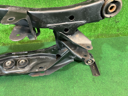 リアメンバー SUBARU LEGACY OEM 20152AE001 BEE BHE BE5 BE9 BH5 BH9 2002 EZ30 AT