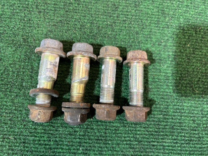 น็อตปรับศูนย์ล้อหน้า SUBARU LEGACY OEM 20540AA090, 20540AA100 BEE BHE BE5 BE9 BH5 BH9 2002 EZ30 AT
