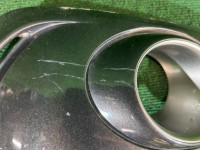 Tampa de contorno do farol de nevoeiro esquerdo SUBARU LEGACY OEM 57731AE610 BEE BE9 BE5 2002 WHITE PEARL 081