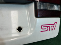 行李厢盖 SUBARU LEGACY OEM 57501AE040, 84251AE03A BEE BE9 BE5 2002 WHITE PEARL 081