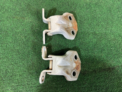 Left front door hinges SUBARU LEGACY OEM 61220AC000 61220AC010 BEE BE9 BE5 2002 WHITE PEARL 081