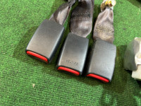 Cintos de segurança traseiros SUBARU LEGACY OEM 64660AE020ML 64680AE030ML 64680AE020ML BEE 2002 WHITE PEARL 081