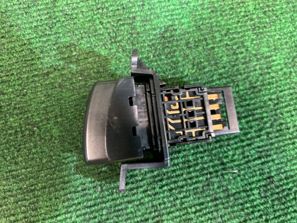 สวิตช์ไฟฉุกเฉิน SUBARU LEGACY OEM 83037AE000 BEE 2002 EZ30 AT