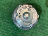 พูลเลย์เพลาลูกเบี้ยวไอดีขวา SUBARU EXIGA OEM 13320AA001 YA5 2010 EJ204 AT