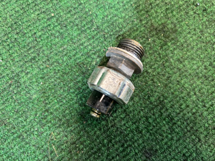 เซ็นเซอร์แรงดันน้ำมันเครื่อง SUBARU EXIGA OEM 25240KA050 YA5 2010 EJ204 AT