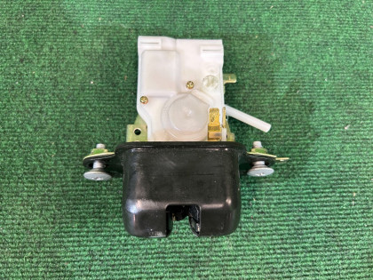 Замок пятой двери SUBARU LEGACY OEM 63032AG100 BP5 2008 SILVER C6Z