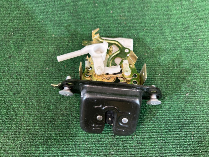 Замок пятой двери SUBARU LEGACY OEM 63032AG100 BP5 2008 SILVER C6Z
