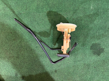 燃料レベルセンサー SUBARU OUTBACK OEM 42021AJ010 42072AA120 BRF 2010 EZ36 AT