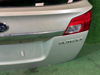 ประตูท้าย SUBARU OUTBACK OEM 60809AJ0309P 63011AJ010 91119AJ080G3 84912AJ250 84912AJ100 BRF 2010 GOLD D6H
