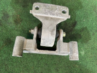 Engine mounts комплект SUBARU OUTBACK OEM 41032AJ060 41022AJ040 BRF 2010 EZ36 AT