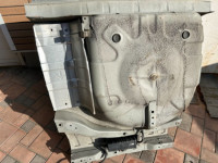 แอ่งวางยางอะไหล่ท้ายรถ SUBARU LANCASTER OEM 52122AE100 BH9 2000 BEIGE 8L5