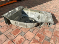 แอ่งวางยางอะไหล่ท้ายรถ SUBARU LANCASTER OEM 52122AE100 BH9 2000 BEIGE 8L5