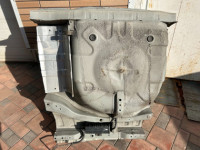 แอ่งวางยางอะไหล่ท้ายรถ SUBARU LANCASTER OEM 52122AE100 BH9 2000 BEIGE 8L5