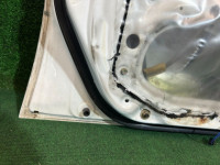 左フロントドア SUBARU LEGACY OEM 61100AC011 61100AC031 BG5 1998 White 51E