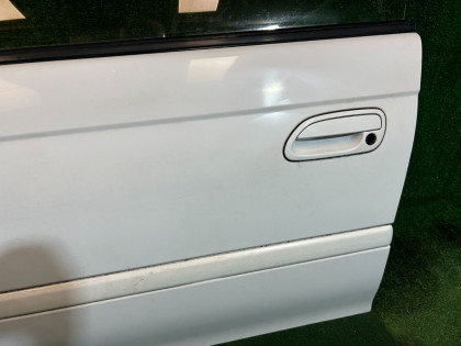 左フロントドア SUBARU LEGACY OEM 61100AC011 61100AC031 BG5 1998 White 51E
