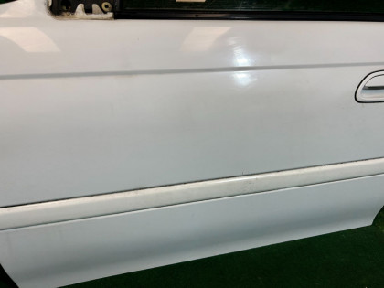 左フロントドア SUBARU LEGACY OEM 61100AC011 61100AC031 BG5 1998 White 51E