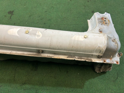 Estribo metálico derecho SUBARU LEGACY OEM 51415AC061 BG5 1998 White 51E