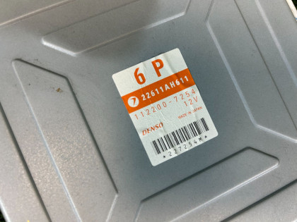 エンジンコンピューター SUBARU LEGACY OEM 22611AH611 BLE 2003 EZ30