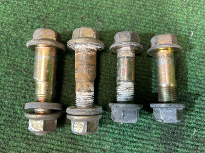 น็อตปรับศูนย์ล้อหน้า 20540AA090, 20540AA100 SUBARU LEGACY