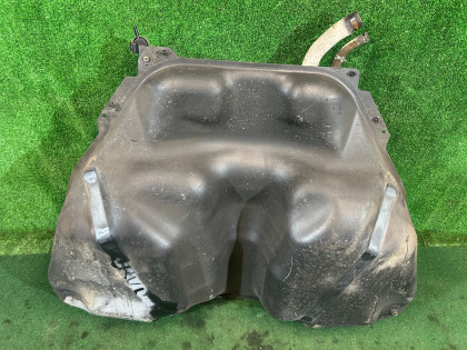 燃料タンク SUBARU LEGACY OEM 42012AG010 BLE 2004 EZ30