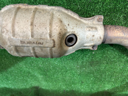 エキゾーストマニホールド SUBARU LEGACY OEM 44105AG330 44105AG340 BLE 2003 EZ30