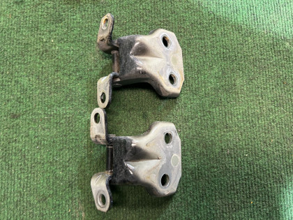 Петли двери передней правой 60070AG0009P 60070AG0109P SUBARU LEGACY