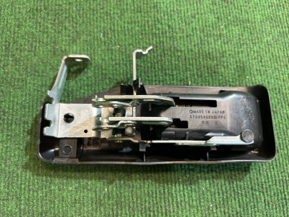 Puxador da tampa do depósito SUBARU LEGACY OEM 57340AG021 57345AG000 BLE 2004 BLACK 32J
