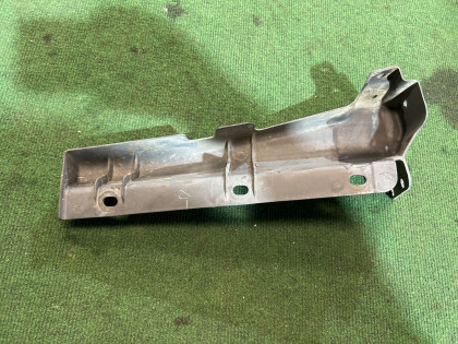 Suporte direito do para-choques traseiro SUBARU LEGACY OEM 57731AG140 BLE 2004 BLACK 32J