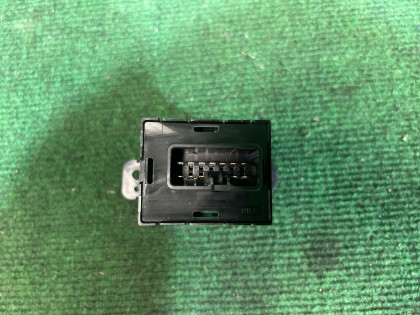 シートヒータースイッチ SUBARU LEGACY OEM 83245AG020 BLE 2004 EZ30
