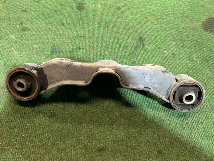 ยางแท่นเฟืองท้าย 41310AG022 SUBARU LEGACY