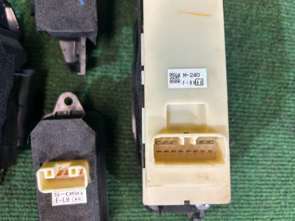 กล่องควบคุมกระจกไฟฟ้า SUBARU LEGACY OEM 83071AG080 83071AG040 BL9 BL5 BLE 2008 EJ253 AT
