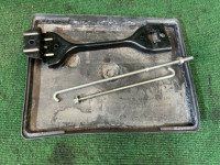 Soporte de batería SUBARU LEGACY OEM 82182AG001 82161AG011 82122AG001 BL9 BL5 BLE 2008