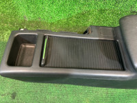 Porta-luvas e apoio de braço SUBARU LEGACY OEM 92111AG000JC BL5 BP5 BLE BL9 BP9 BPE 2004 BLUE 35J