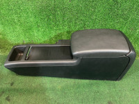 ช่องเก็บของและที่วางแขน 92111AG000JC SUBARU LEGACY