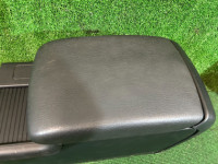 Porta-luvas e apoio de braço SUBARU LEGACY OEM 92111AG000JC BL5 BP5 BLE BL9 BP9 BPE 2004 BLUE 35J