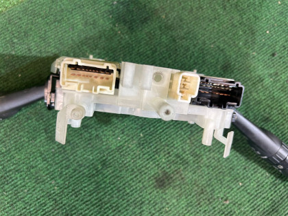 สวิตช์ก้านคอพวงมาลัย гитара SUBARU LEGACY OEM 83111AG050 BL5 BP5 BLE BL9 BP9 BPE 2004 EJ20Y MT5